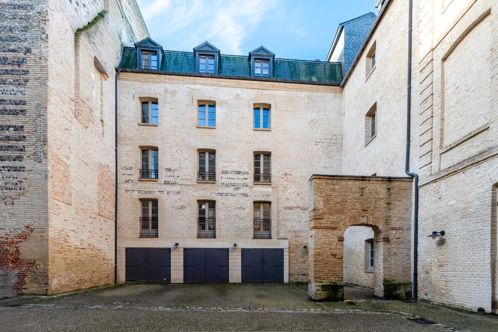 "Hinkley" Centre Ville Place De Parking Prive Dieppe Luaran gambar